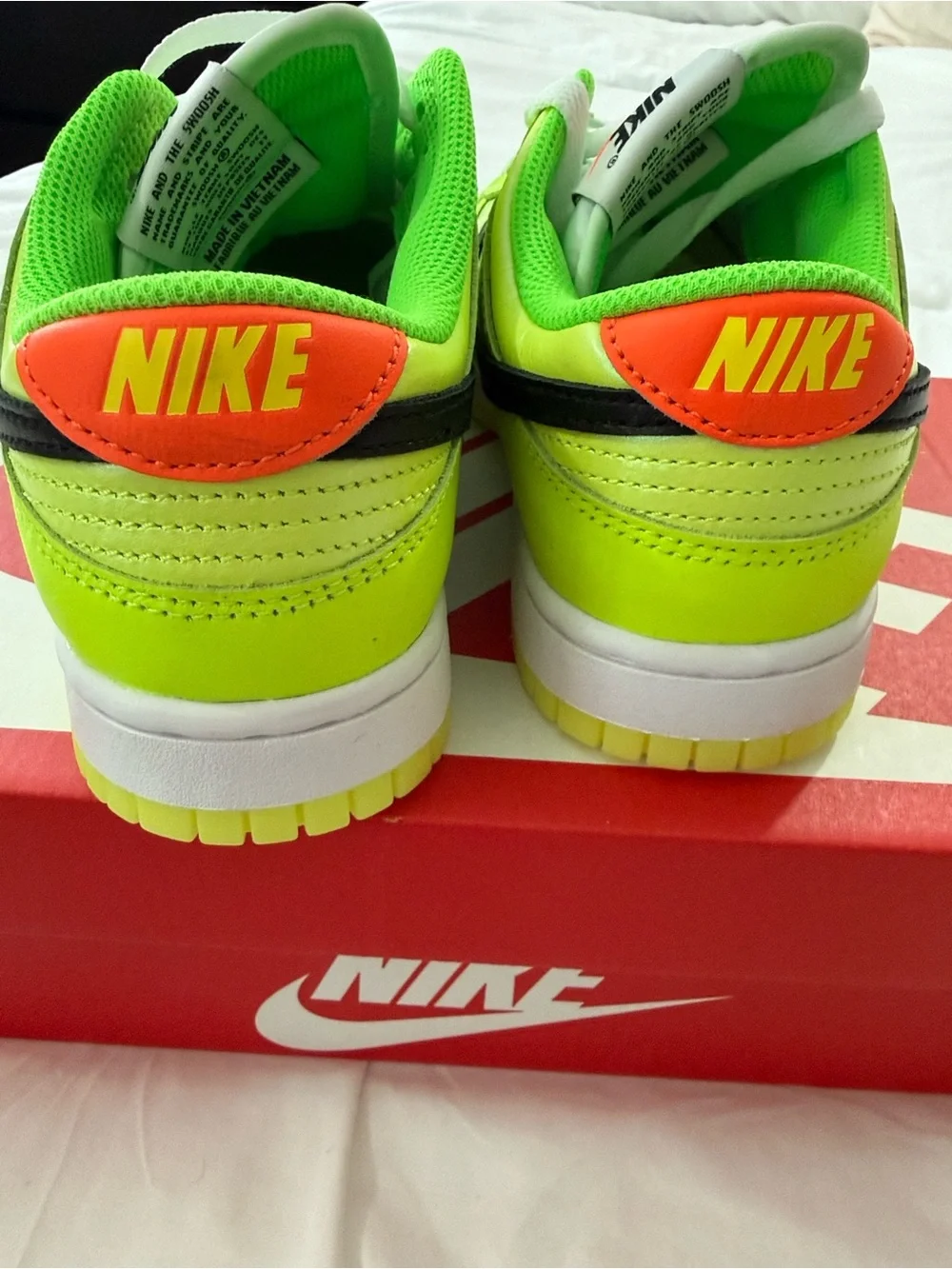 Nike dunk low SE volt sneakers fluorescent green